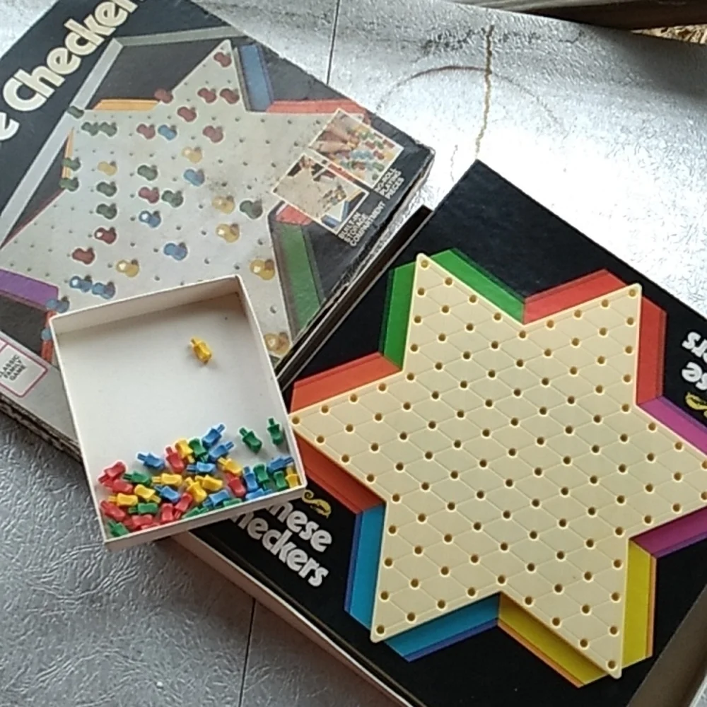 Vintage 1970s MB Dragon Chinese Checkers set